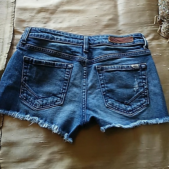 *** SOLD***Van Distressed/Frayed Jean Shorts - Picture 2 of 4